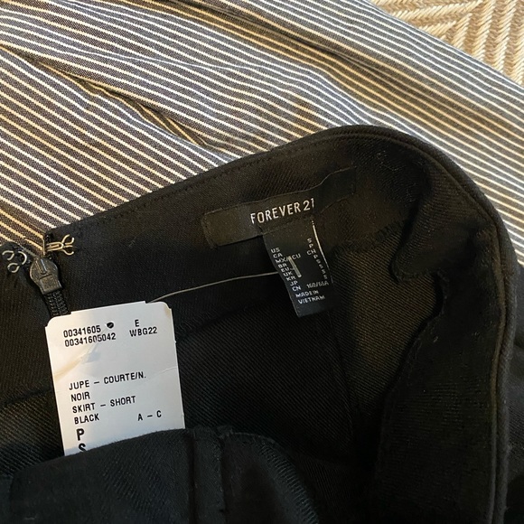 Forever 21 black skirt with lace up front - Picture 2 of 2